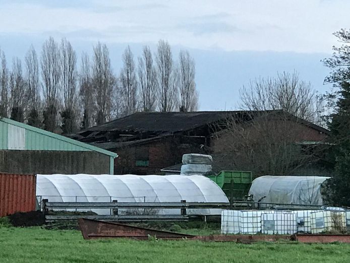 De stal brandde vorige week woensdag uit.
