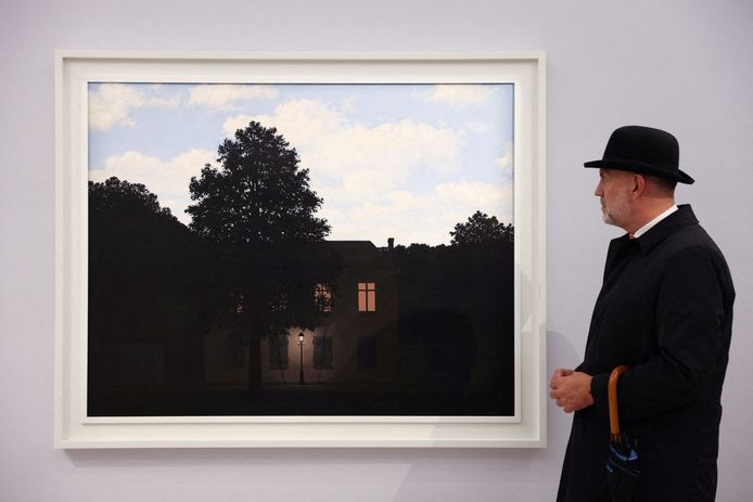 Begin deze maand werd een versie van René Magrittes schilderij ‘Het Rijk der Lichten’ geveild voor meer dan 71 miljoen euro.