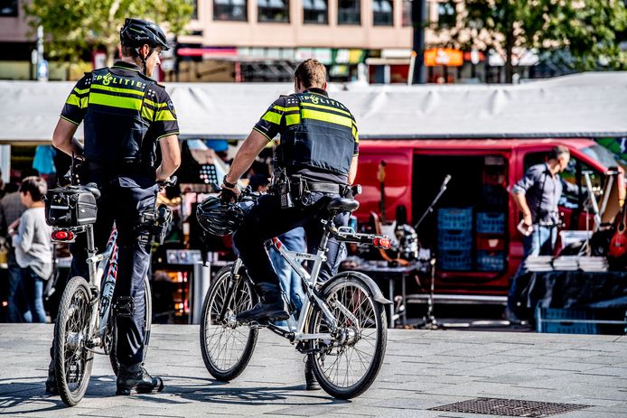 De politie moet flink aan de bak in april en mei: ‘Ook de noodhulp moet overeind blijven’.