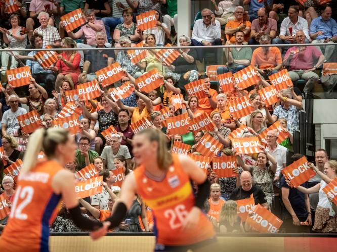 Volleybalvrouwen winnen oefeninterland in de Arcus: ‘Altijd een geweldige ambiance in Wijchen’