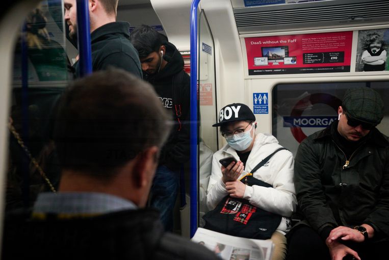 Het is nog druk in de metro van Londen.  Beeld Getty Images