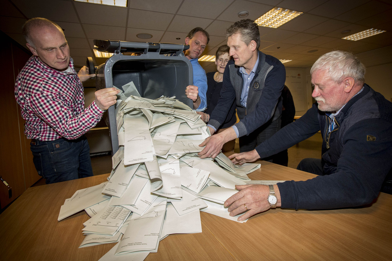 Lekker beetje geld bijverdienen? Ga dan een avondje stemmen tellen in ...