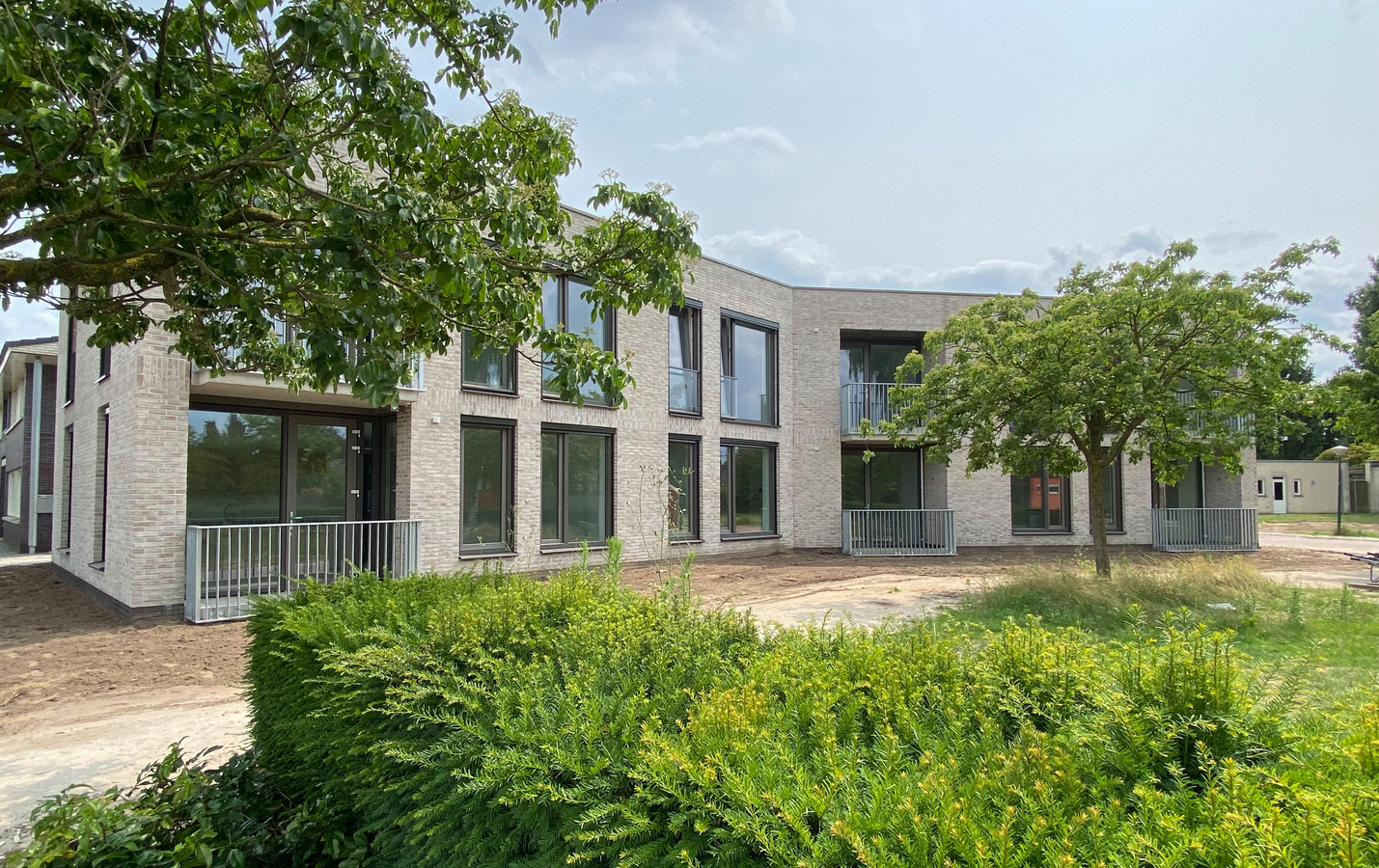 nieuwbouwproject-de-den-in-budel-officieel-geopend-foto-hln-be