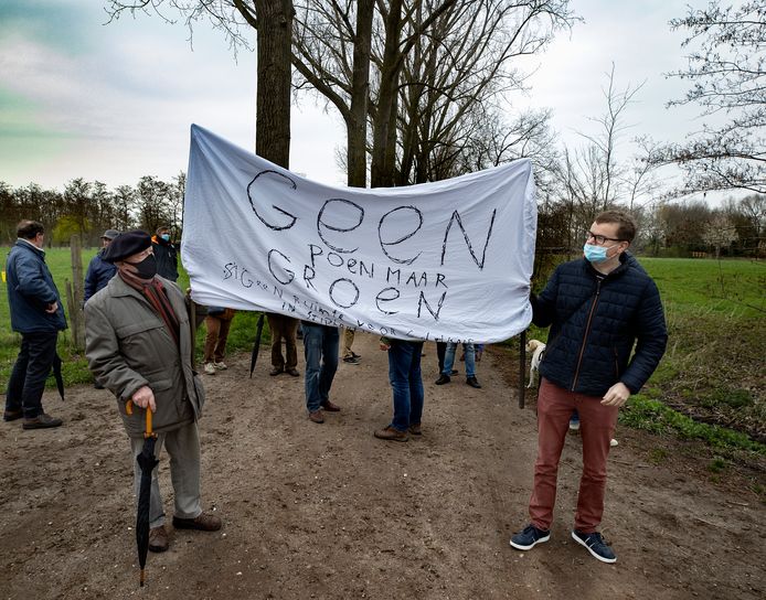 Manifestatie tegen zonneveld in Stiphout