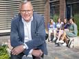 Evert Timmerman begaf zich ook als locatiedirecteur altijd graag tussen de studenten op het Hoornbeeck College in Goes.