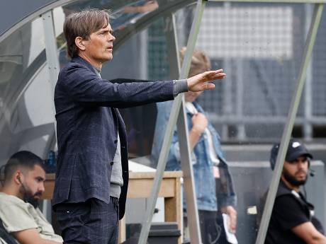Cocu zet de toon voor Vitesse tegen Cambuur: ‘Wij moeten zelf voor handhaving zorgen’