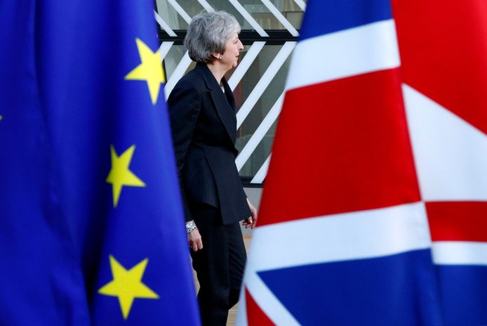 "Als het parlement de deal die ik heb onderhandeld met de EU goedkeurt, dan kan het Verenigd Koninkrijk een nieuwe etappe beginnen", klonk het in een videoboodschap van de Britse premier.