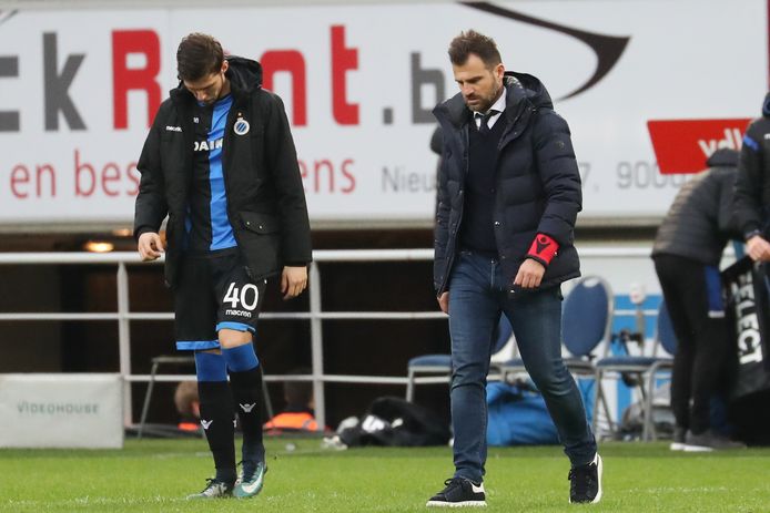 Vanlerberghe (l) en Leko druipen af na de 2-0-nederlaag in Gent