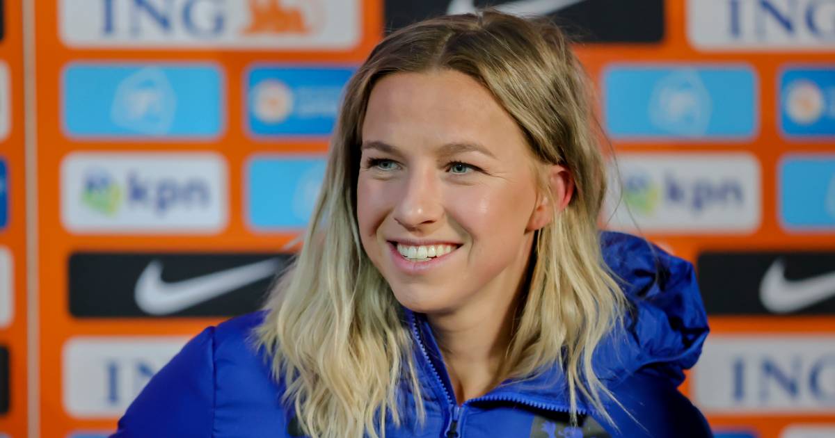 Jackie Groenen deelt een hartje uit Japan, Kira Toussaint ...