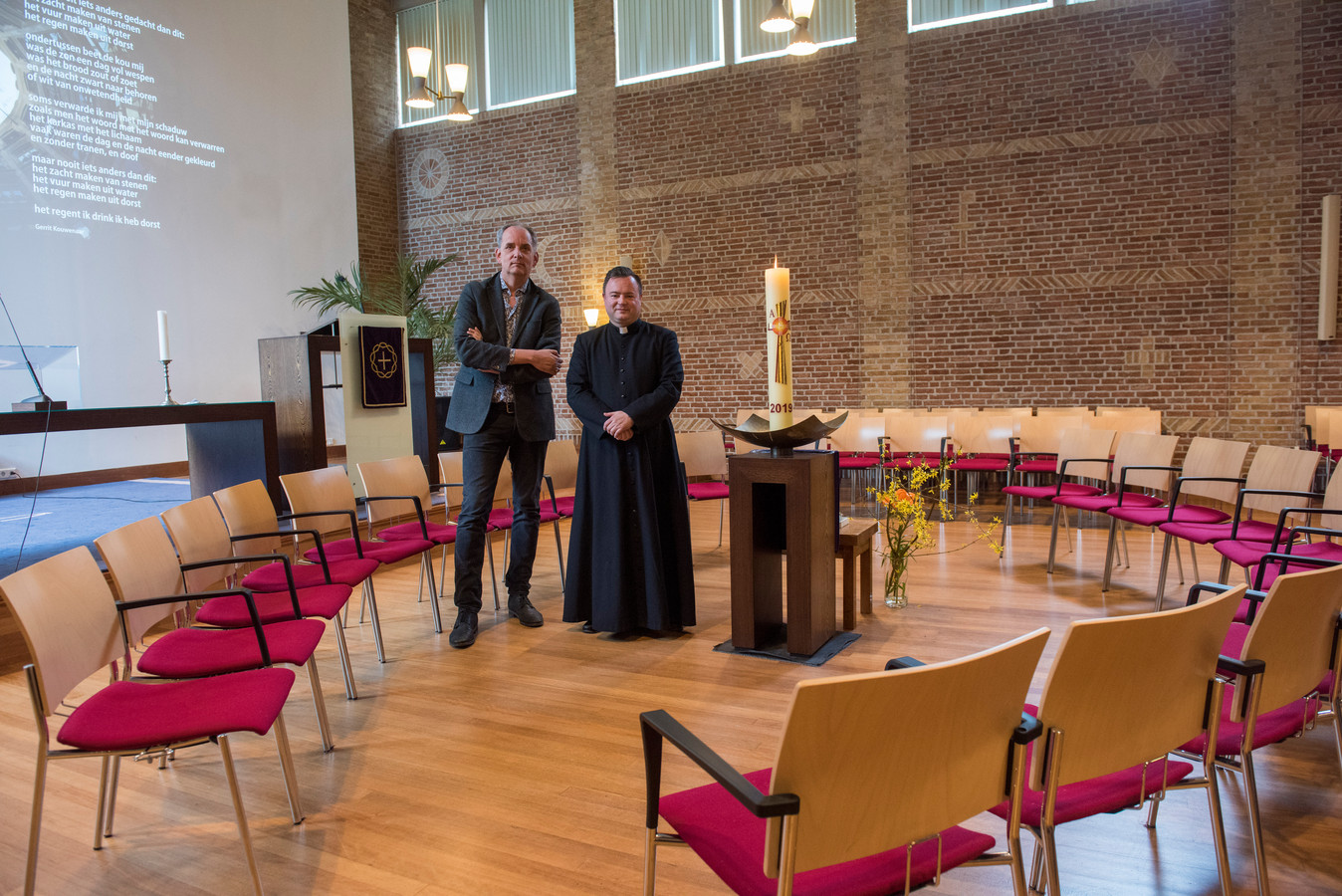 Agnus Dei Kerk Waalre Geen mis of dienst, maar de kerk blijft open in Waalre | Foto | AD.nl