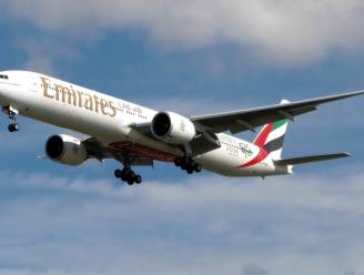 Stewardess sterft na val uit Boeing 777
