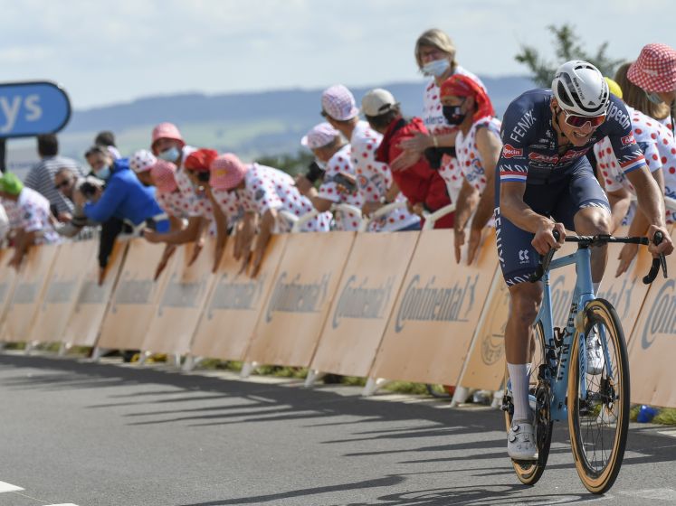 'Mathieu van der Poel speelt vandaag het wielrennen uit'