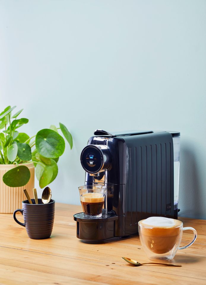 Van toepassing Voorschrift Kort leven Ontbrandt een koffieoorlog nu Blokker met eigen Nespresso-machine komt? |  Koken & Eten | AD.nl
