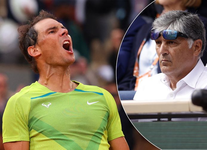 Toni Nadal (r) ziet hoe neef Rafael te sterk is voor zijn pupil Félix Auger-Aliassime.