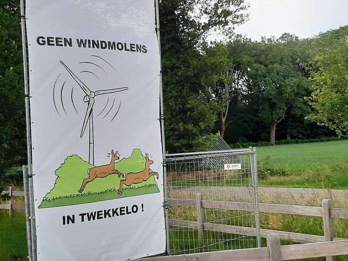 Op veel plekken in Enschede is er veel weerstand tegen de bouw van grote windmolens. Voor het college aanleiding er in ieder geval vooralsnog van af te zien.