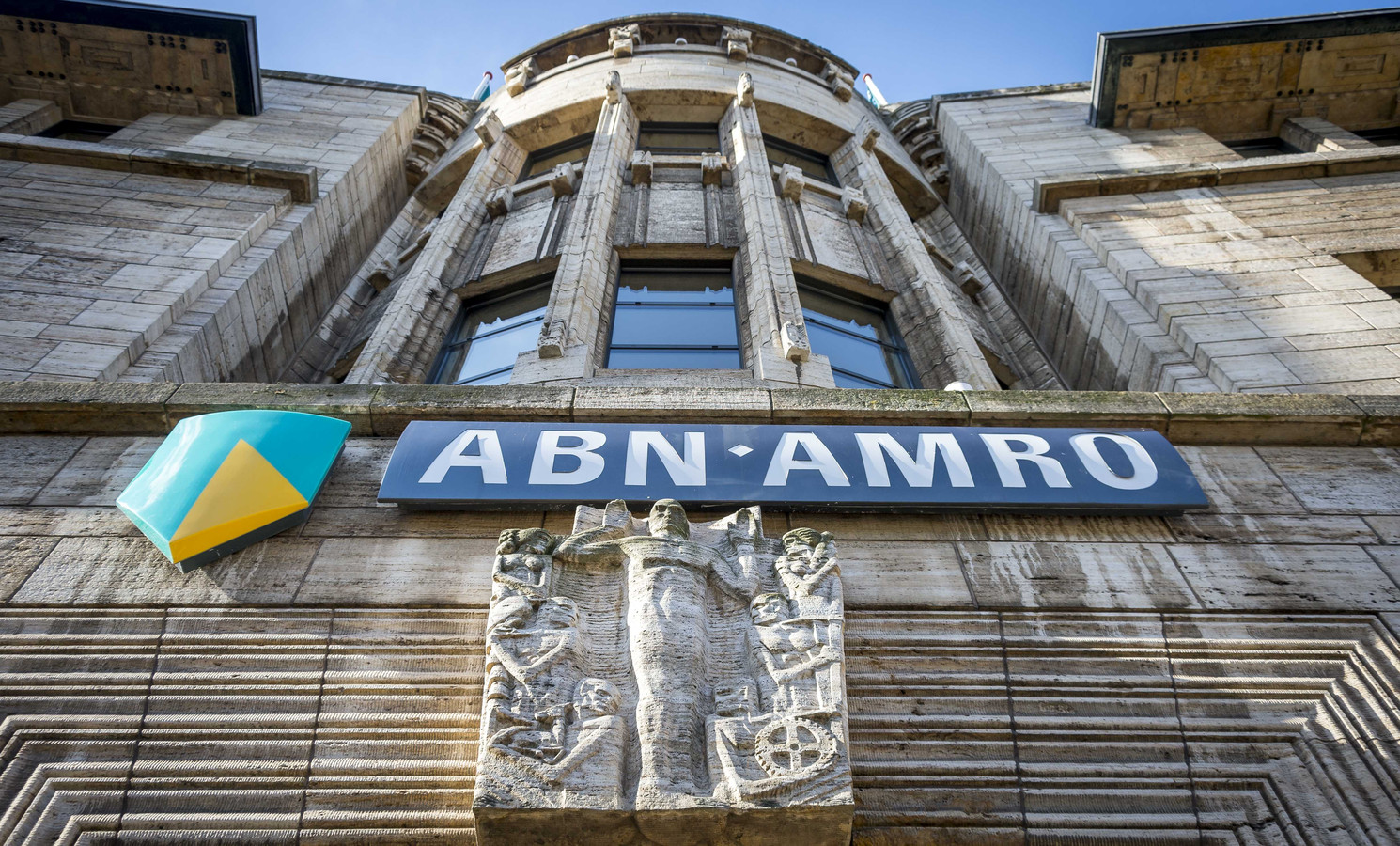 'ABN AMRO moet weer robuust merk worden' | Foto | AD.nl