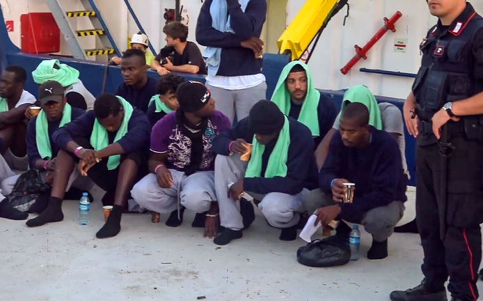 Op 29 juni konden migranten de Sea-Watch 3 verlaten en aan wal gaan in Lampedusa.