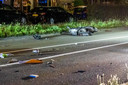 Een scooterrijder is dinsdagnacht bij een botsing in Geldrop overleden.
