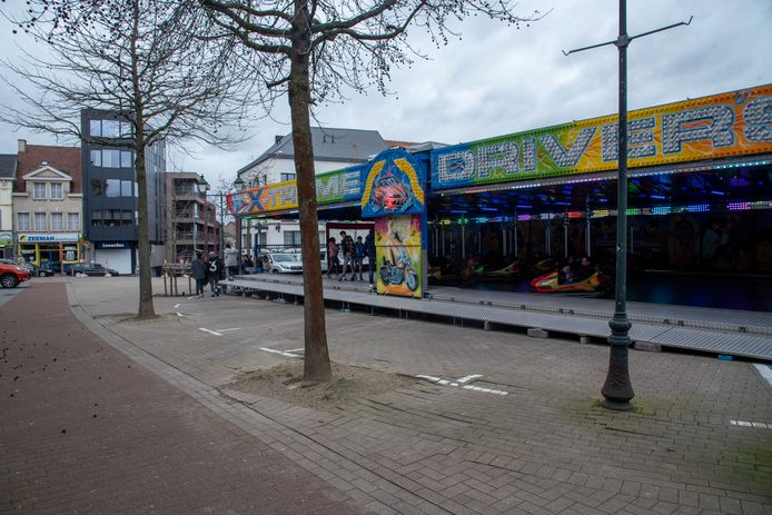 2020: Carnaval zonder stoet houdt ook bezoekers kermis thuis.