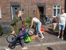 Harskamp zamelt knuffels en kleren in voor Afghaanse evacués: ‘Niet iedereen is zoals die relschoppers’