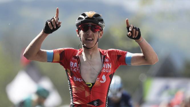 “Chapeau, il le mérite”: les félicitations d’Evenepoel à Dylan Teuns, vainqueur de la Flèche Wallonne 