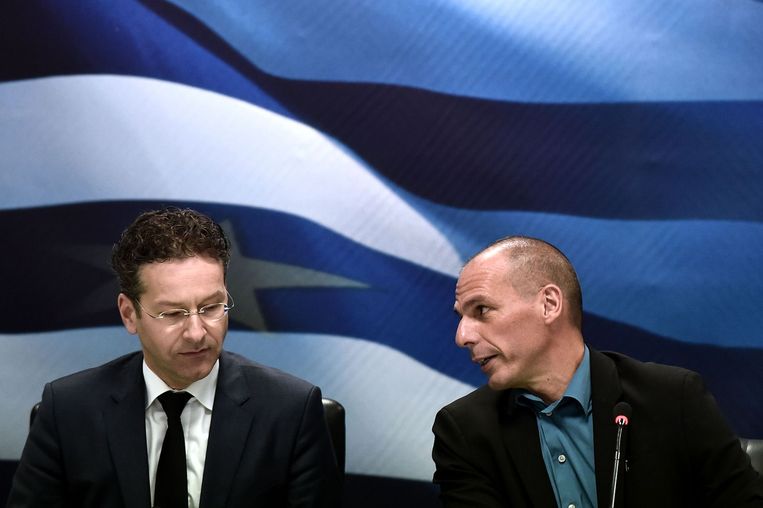 Eurogroup chairman Jeroen Dijsselbloem (L) and Greek Finance Minister Yanis Varoufakis (R) give a press conference after their meeting in Athens on January 30, 2015. Beeld anp