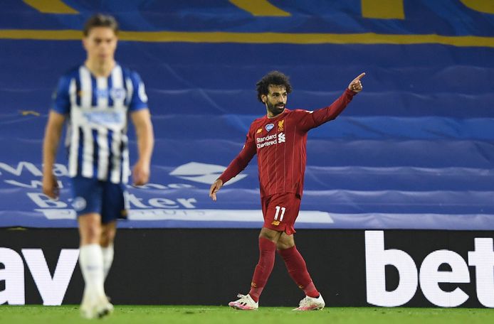 Salah viert een doelpunt.