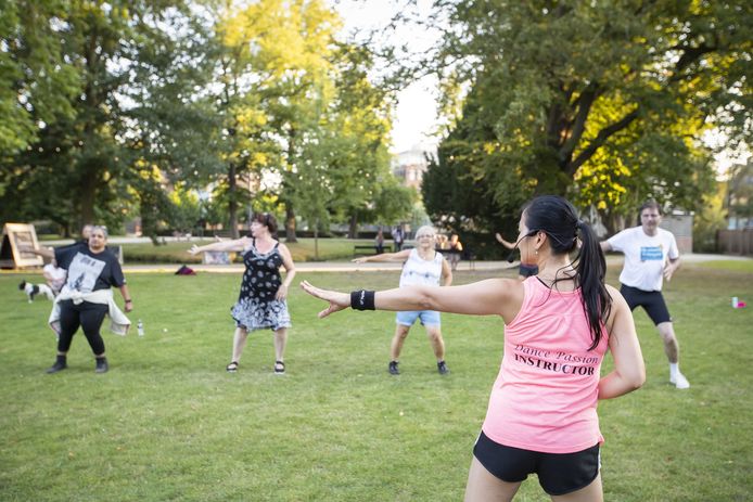 Zumba in het Prins Bernhardplantsoen, vorig jaar. De activiteiten zijn verplaatst naar het oude ATC-veld aan de Sportlaan Driene.
