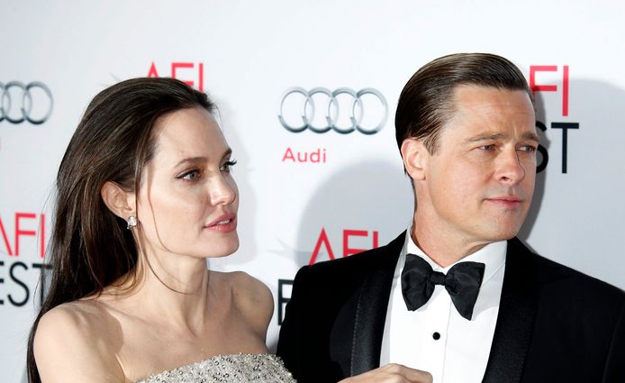 Na vier jaar is de scheiding van Angelina Jolie en Brad Pitt nog steeds niet rond en het lijkt ook nog wel even te gaan duren. De actrice heeft maandag een verzoek ingediend voor een andere rechter in de zaak, melden Amerikaanse media.