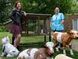 Karen van de Ven (links) en lefgozer Petra Koppelaar van Van Neynsel.