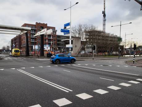 Bewoners Helmondse straat in opstand tegen verkeersdrukte: 'Probleem wordt alleen maar groter gemaakt’