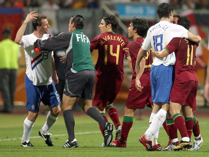 Het duel Nederland - Portugal in 2006 liep volledig uit de hand.