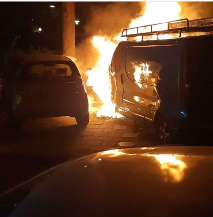 De brand brak vannacht rond half 3 uit.