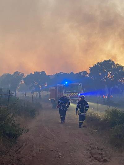 Duizenden mensen geëvacueerd en campings ontruimd in Zuid ...