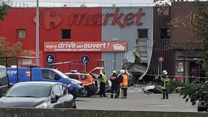 Zeven gewonden bij mislukte profkraak aan supermarkt nabij Parijs, een uur na openingstijd