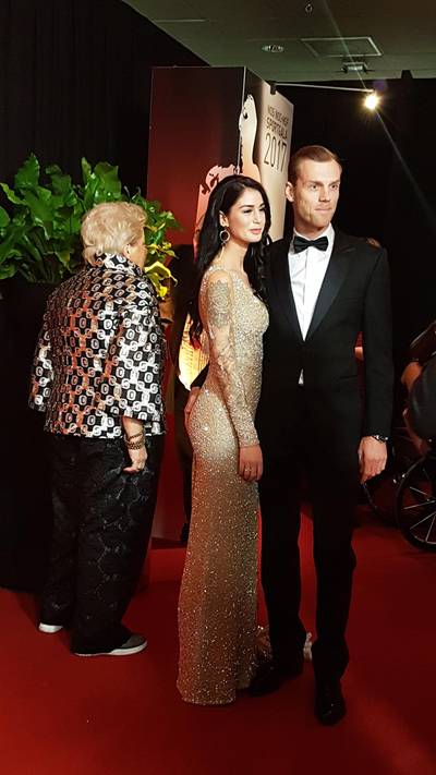 LIVE: Veel glitters op rode loper bij Sportgala