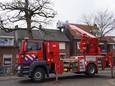 Met de hoogwerker kon de brandweer de schoorsteen bereiken aan de Nieuwe Nonnendaalseweg in Nijmegen.