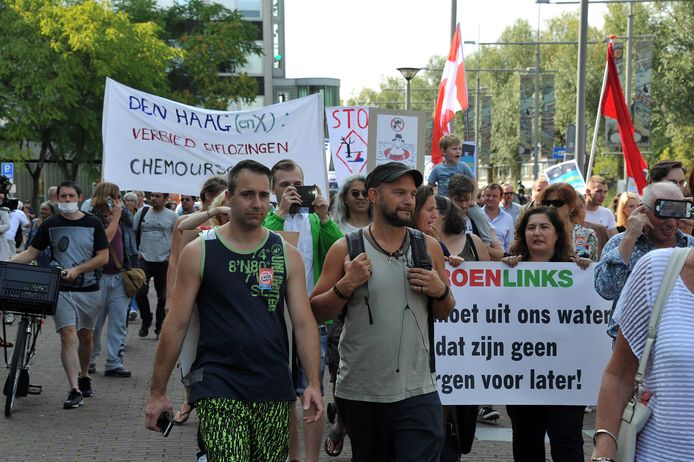 Protest tegen GenX in Dordrecht.