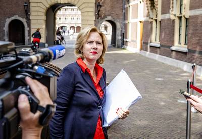 ‘Cora van Nieuwenhuizen meldt zich als de opvolger van Rutte’