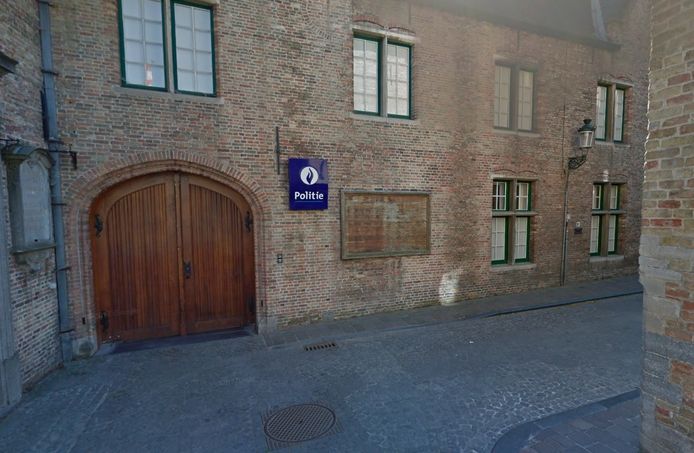 Het politiecommissariaat in de Kartuizerinnenstraat in Brugge
