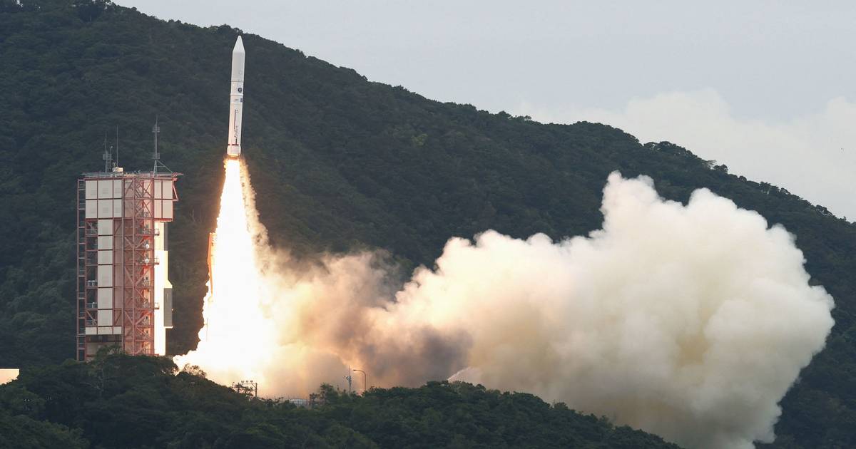 Il razzo spaziale giapponese si autodistrugge dopo il lancio fallito  Scienze