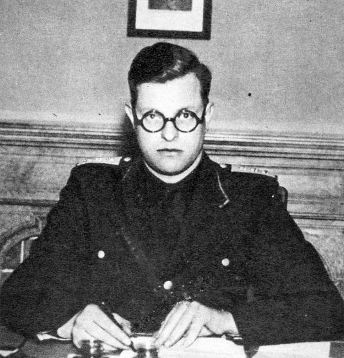 Reimond Tollenaere, propagandaleider van het Vlaams Nationaal Verbond (VNV) en hevig antisemiet, trok in 1941 naar het Oostfront waar hij een jaar later omkwam.