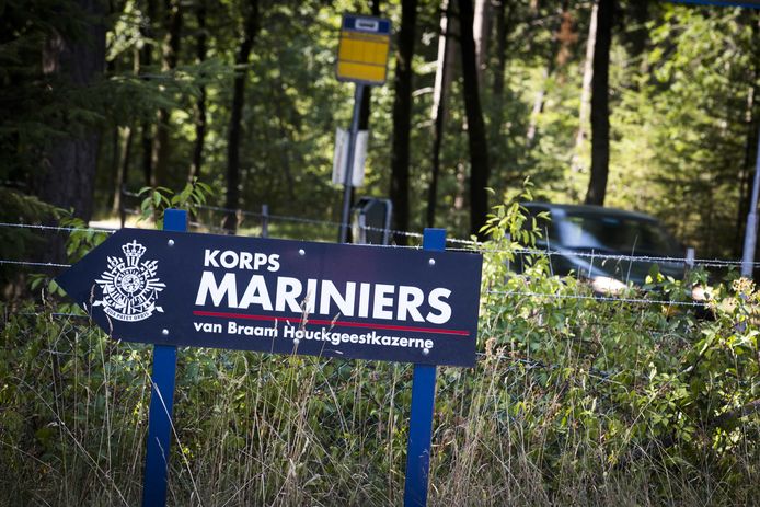 De huidige marinierskazerne in Doorn. Verhuizing naar Vlissingen lijkt van de baan, maar het kabinet stelt het besluit uit.