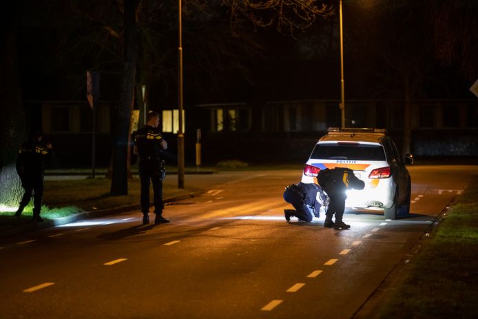 De politie heeft maandagavond onderzoek gedaan naar een melding van een mogelijke schietpartij in de wijk Kalsdonk in Roosendaal.