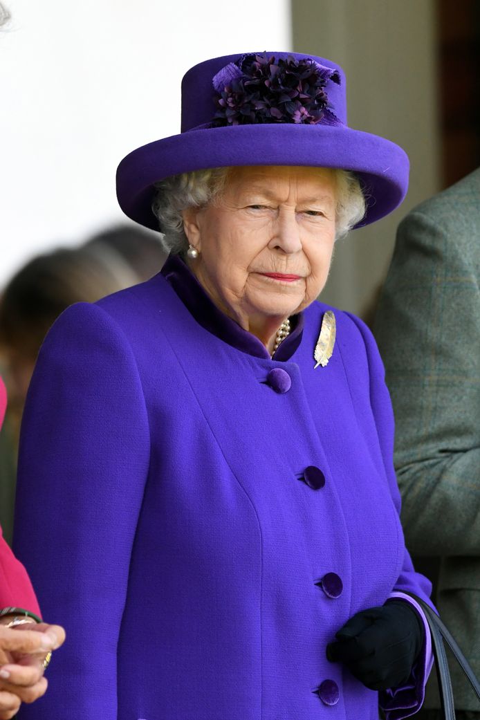 Elizabeth Sloeg Haar Neefje Spreek Niet Tegen Ik Ben De Queen Royalty Hln Be