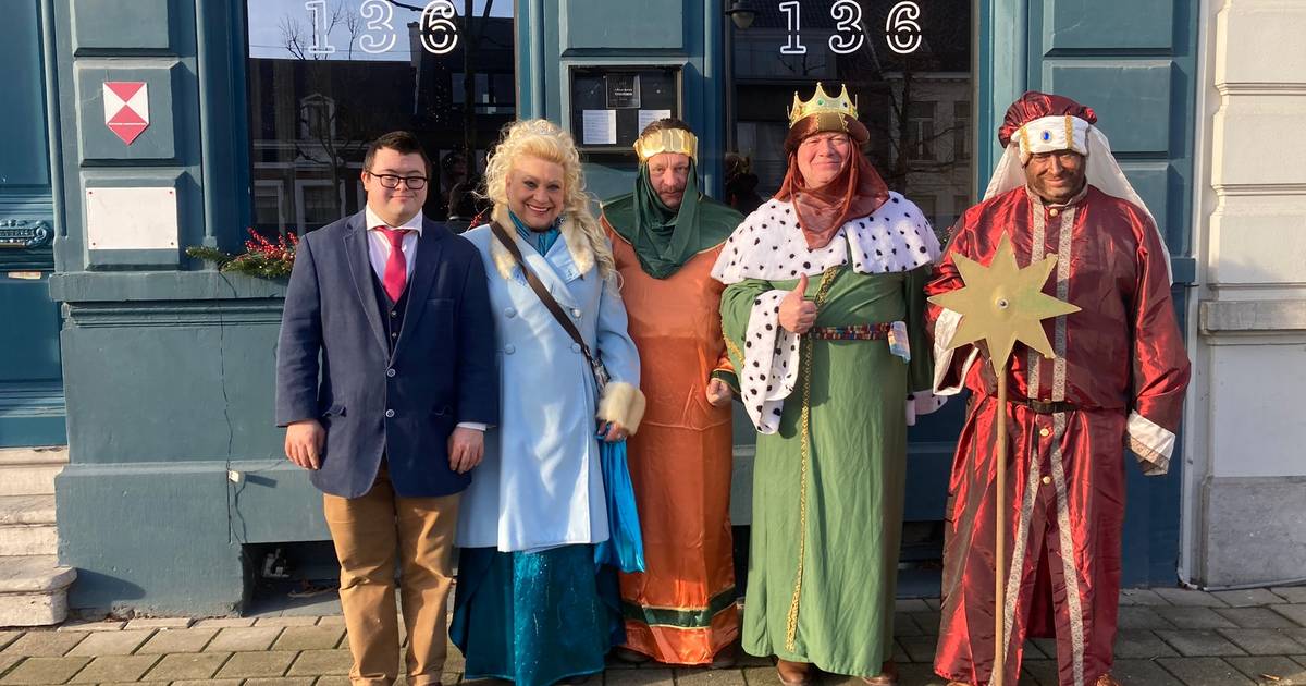 Drie koningen en een koningin op pad voor De Slinger Hoogstraten hln.be