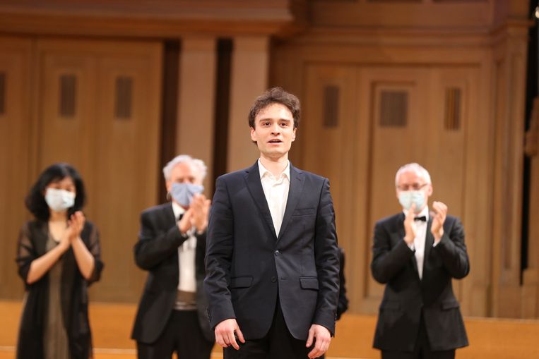 Il francese Jonathan Fornell vince il 20 ° Queen Elizabeth Piano Competition