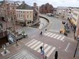 Kruispunt Prinsenkade-Haagdijk met de Tolbrug, gezien vanaf het balkon van chocolatier La Bohème op de Prinsenkade.