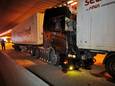 Kop-staartaanrijding met vier vrachtwagens in Beverentunnel