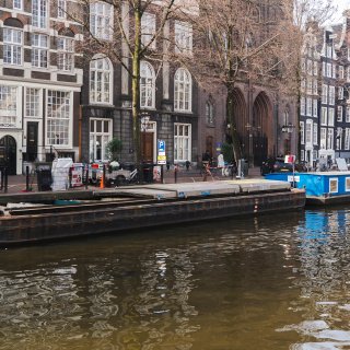 Neighborhood opposes waste boat in the Singel: ‘This is UNESCO World Heritage!’